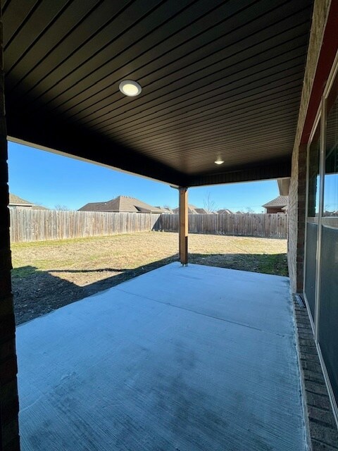 Building Photo - 2250 Hunter Dr