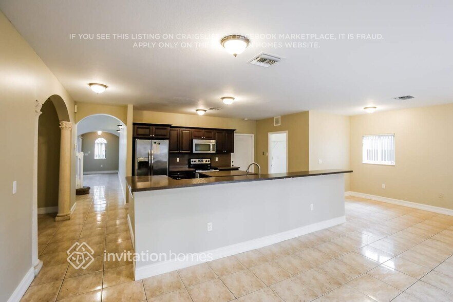 Building Photo - 15533 SW 13th Terrace