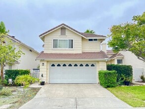 Building Photo - Updated 3 Bedroom Summerset Ct Home!