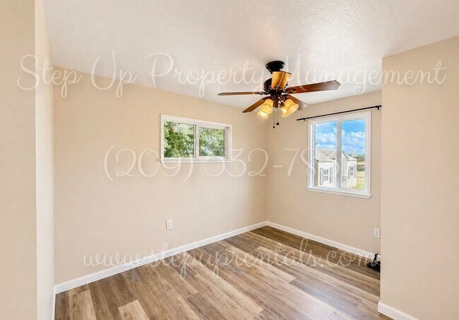 Building Photo - Charming Country Living with Modern Solar Power in Chinese Camp