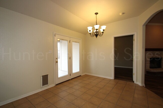 Building Photo - Goodnight Ranch!