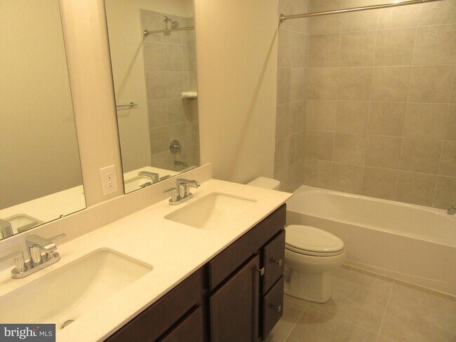 Building Photo - 4355 Reusch Cir