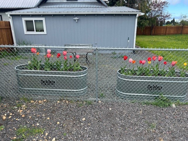 Building Photo - 1153 W Hendrickson Rd