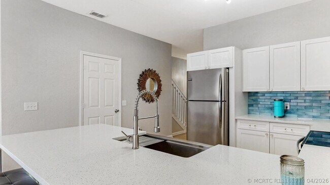 Building Photo - 7650 Sir Kaufmann Ct