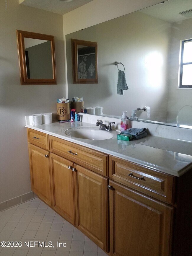 Building Photo - 2384 Stonebridge Dr