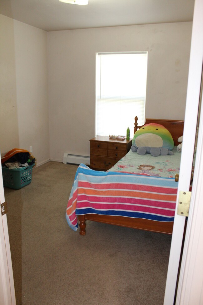 Building Photo - 2521 Meadow Cir