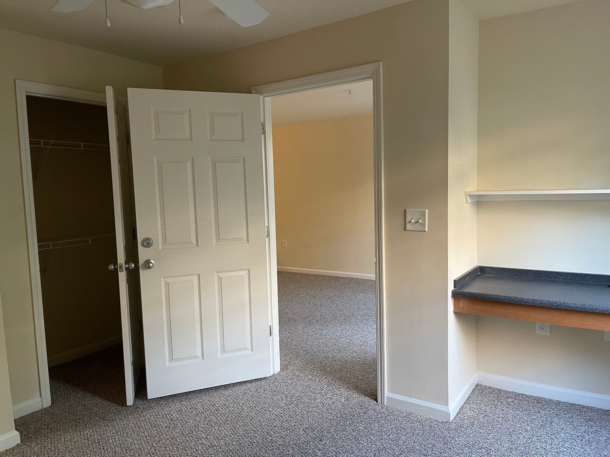 Building Photo - 140 Yellowstone Dr