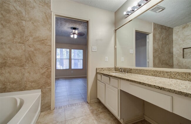 Building Photo - 98 S Vesper Bend Cir