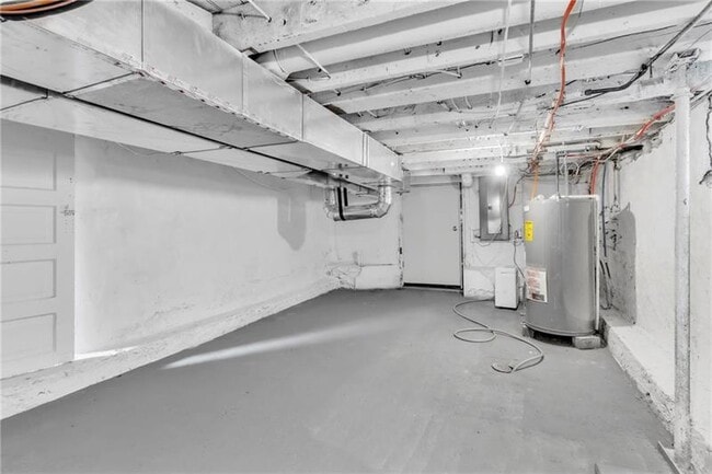Building Photo - 305 1/2 E Lutton St