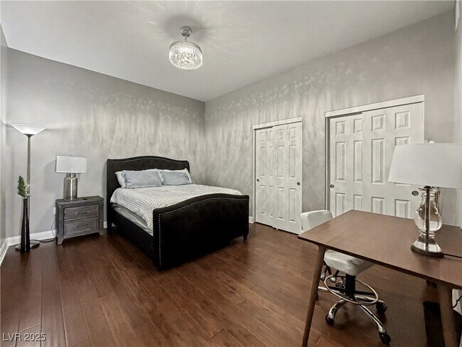 Building Photo - 150 S Las Vegas Blvd