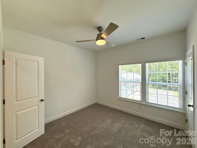 Building Photo - 3220 Butler Hl Dr