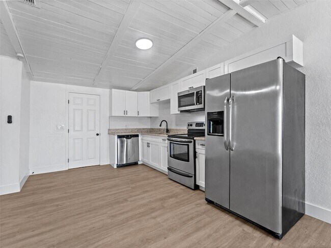 Building Photo - 4613 Irene Loop