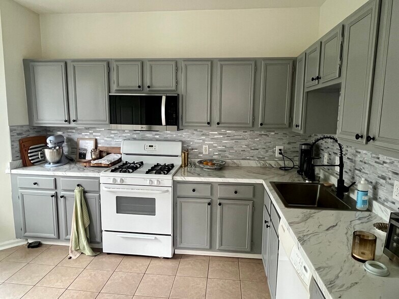 Building Photo - 20417 Riverbend Sq
