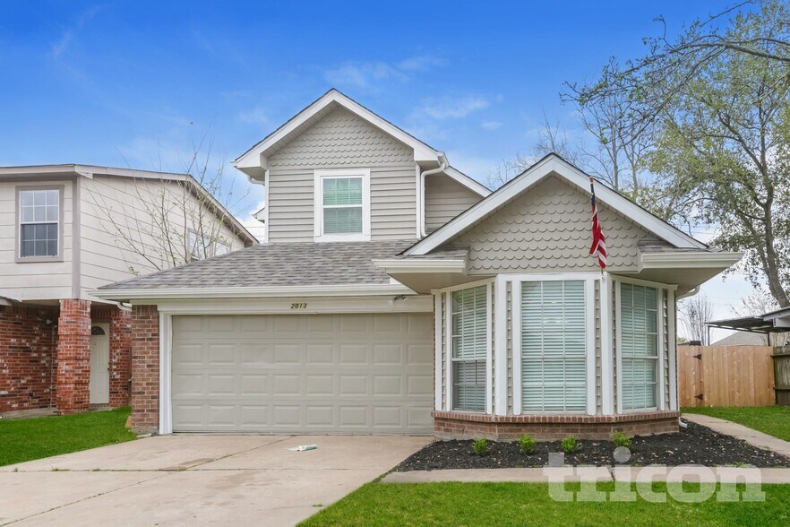 Building Photo - 2013 Greenwood Dr