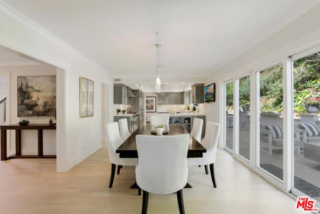 Building Photo - 1068 Casiano Rd