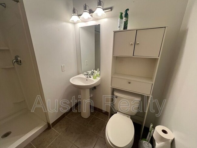 Building Photo - 1619 Washington Ave