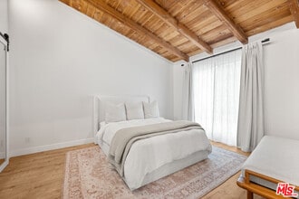 Building Photo - 621 California Ave