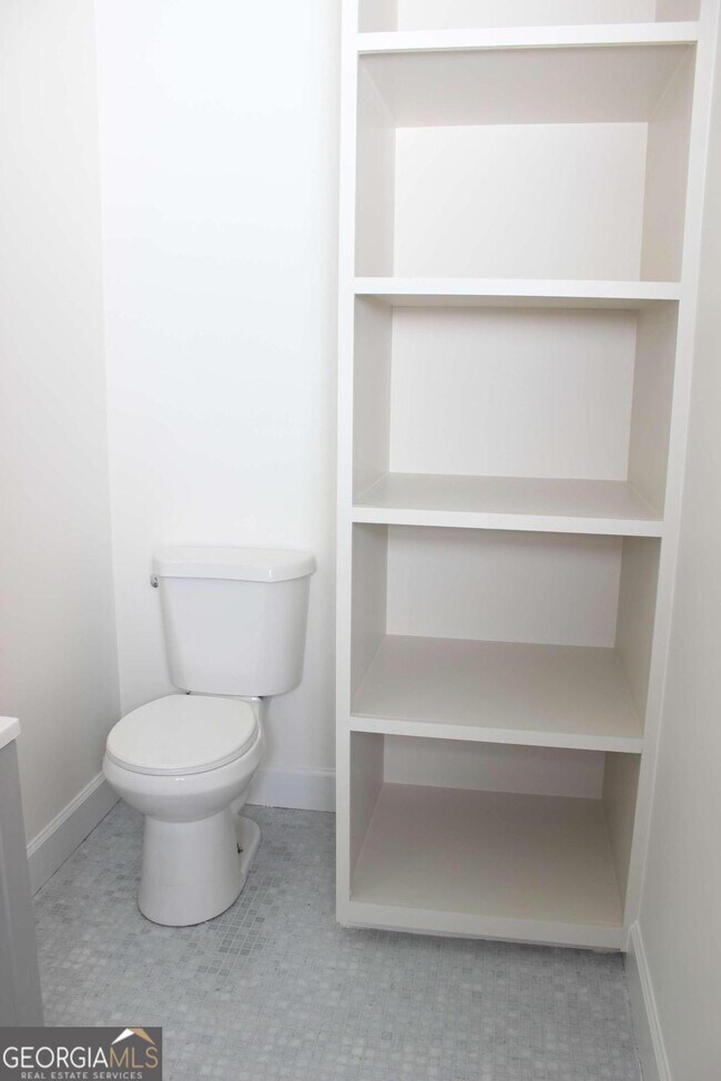 Building Photo - 1124 Center St NW