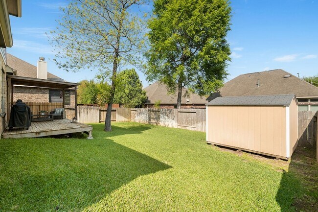 Building Photo - 130 Springshed Pl