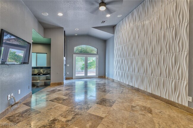 Building Photo - 8129 Pacific Cove Dr