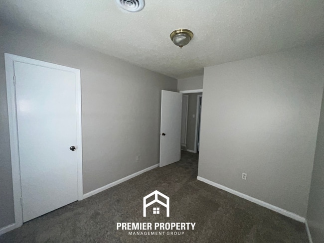 Building Photo - 3373 Elk Point Dr