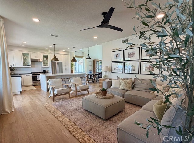 Building Photo - 8992 Trumpets Ct