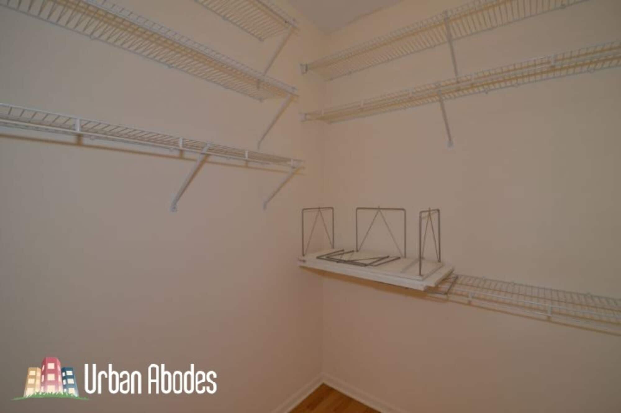 Building Photo - 1743 W North Ave