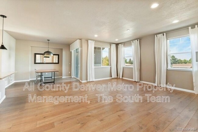 Building Photo - 536 E Fremont Pl