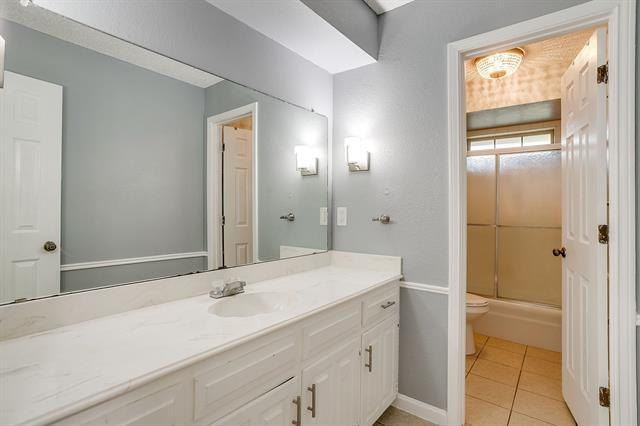 Building Photo - 1135 Joanna Cir