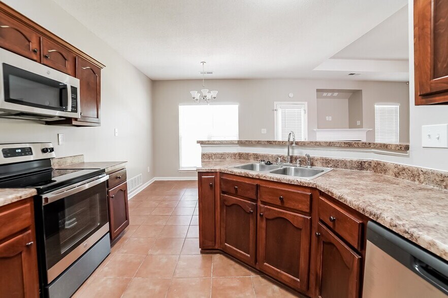 Building Photo - 2477 Torrington Way