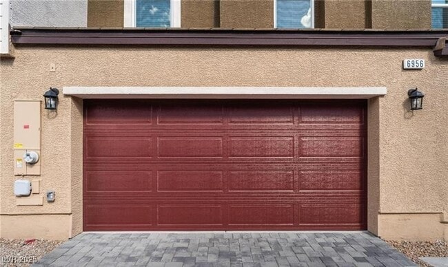 Building Photo - 6956 Honor Hl St