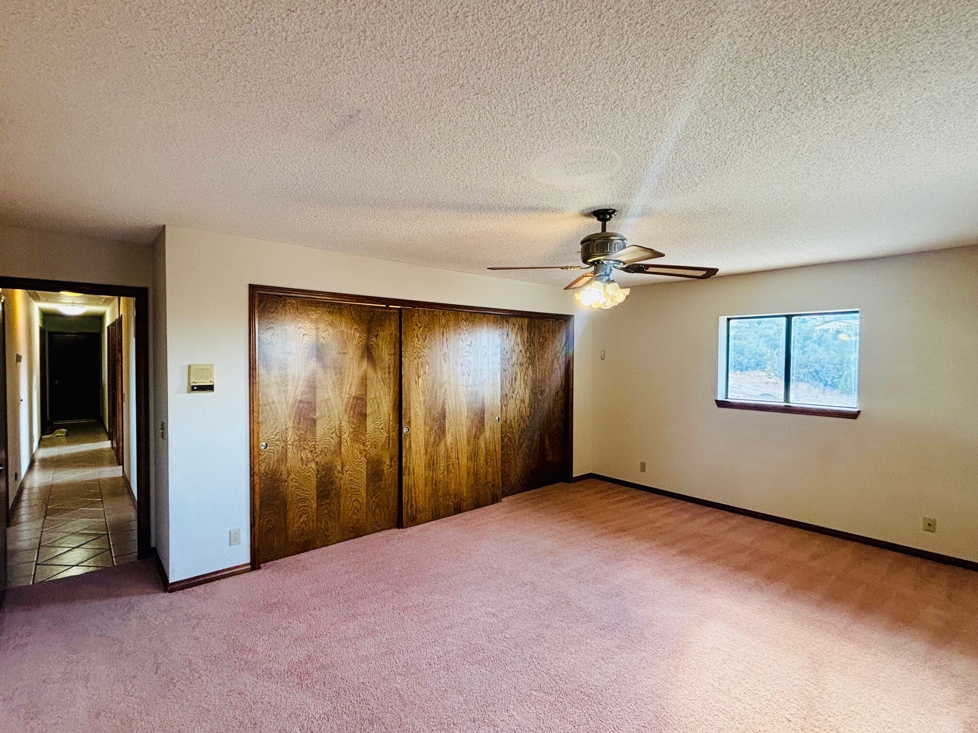 Building Photo - 527 Westlake Dr