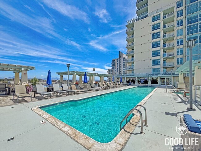 Building Photo - STUNNING 2 BED/2 BATH CONDO AVAILABLE IN THE DISCOVERY BUILDING IN CORTEZ HILL!