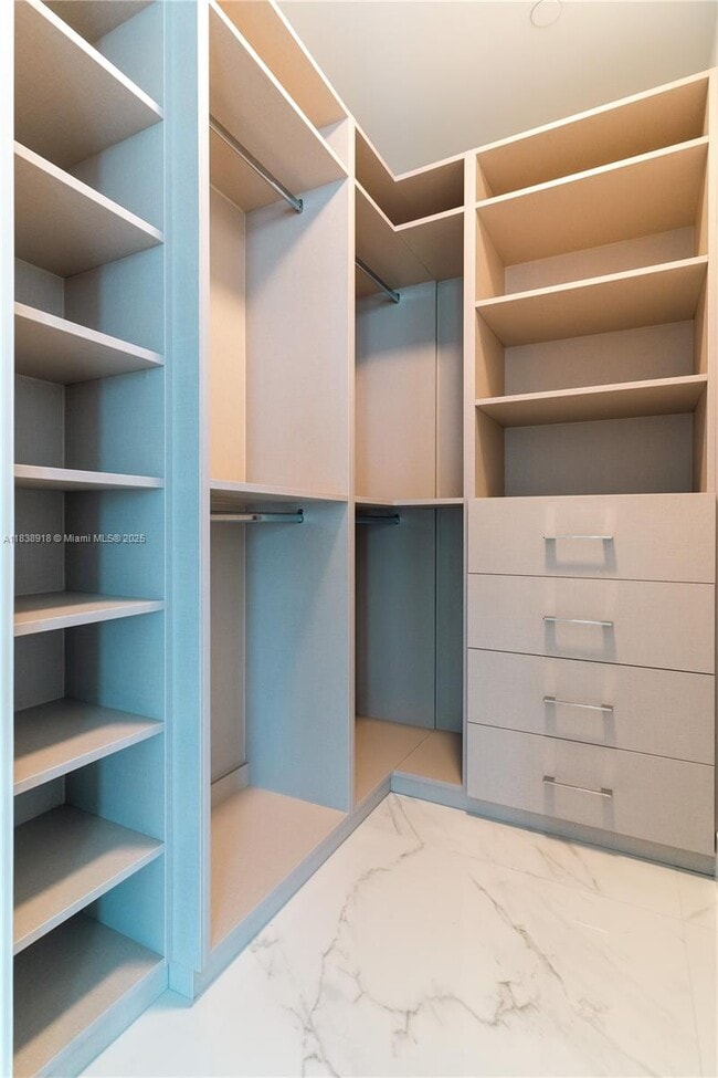 Building Photo - 15701 Collins Ave