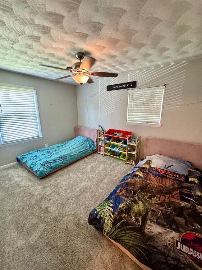 Building Photo - 4-Bedroom Home with Bonus Flex Room
