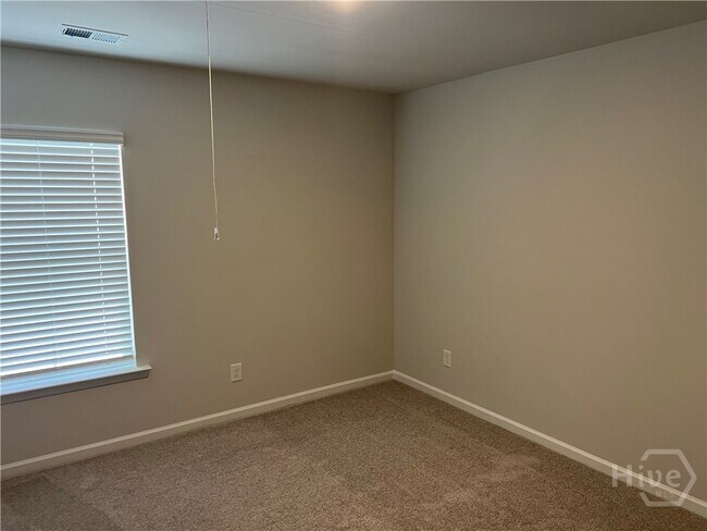Building Photo - 109 Binscombe Ln