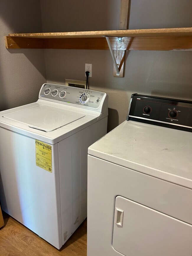 Building Photo - POTK0084 A,B,C,D