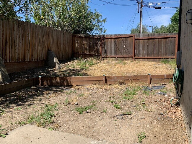 Building Photo - 2661 Carmichael Way