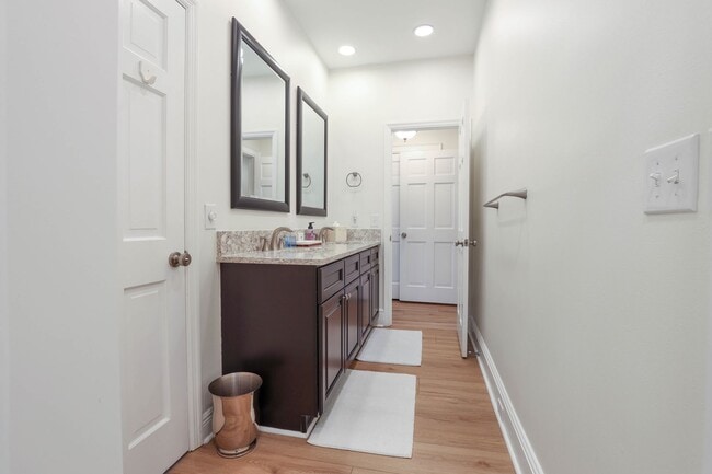 Building Photo - Georgian-Style Townhome Located At Bishops Court at The Oaks Preserve!