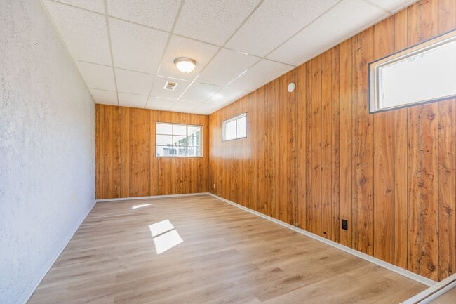 Building Photo - Well Maintained 3 Bedroom 1.5 Bath Home!