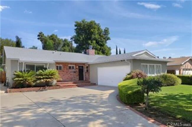 Building Photo - 22335 Kittridge St