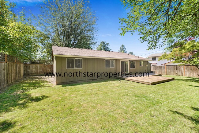 Building Photo - Quaint Lake Oswego Ranch