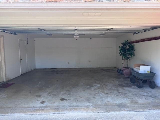 Building Photo - 4115 Holbrook Dr
