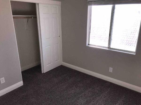 Building Photo - 5620 Royal Castle Ln