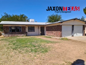 Building Photo - 10919 Bywood Dr