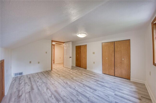 Building Photo - 4465 Mt Troy Rd Ext