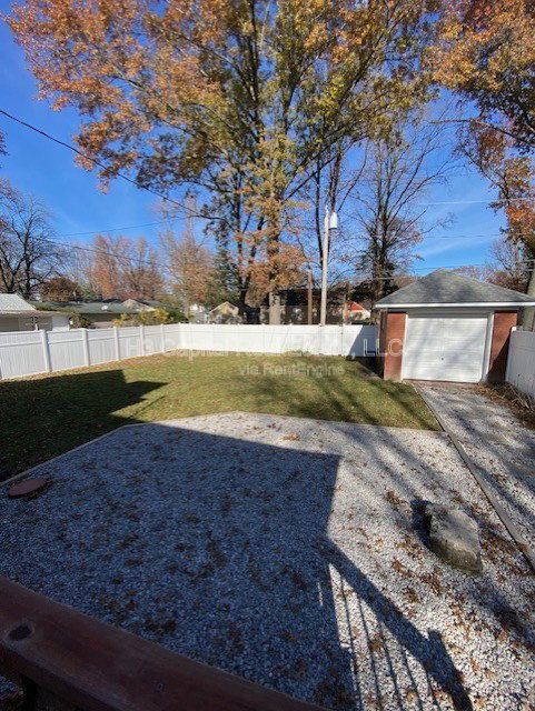 Building Photo - 1215 W Main St