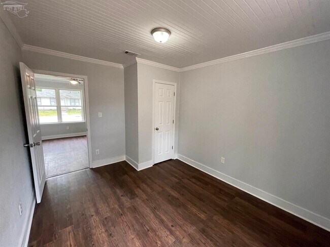 Building Photo - 805 Grandview St