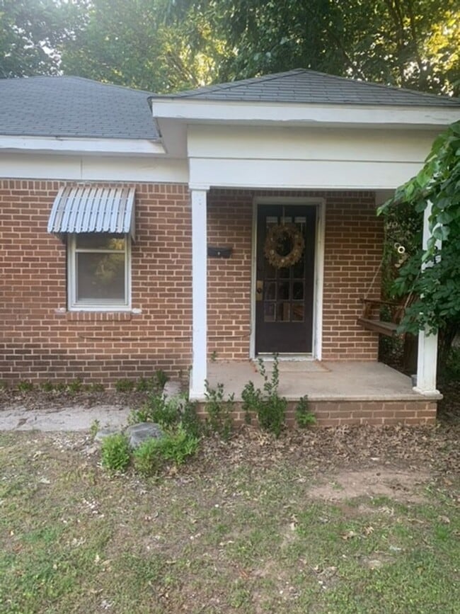 Building Photo - Cozy 1 bed 1 Bath Close to OU Campus
