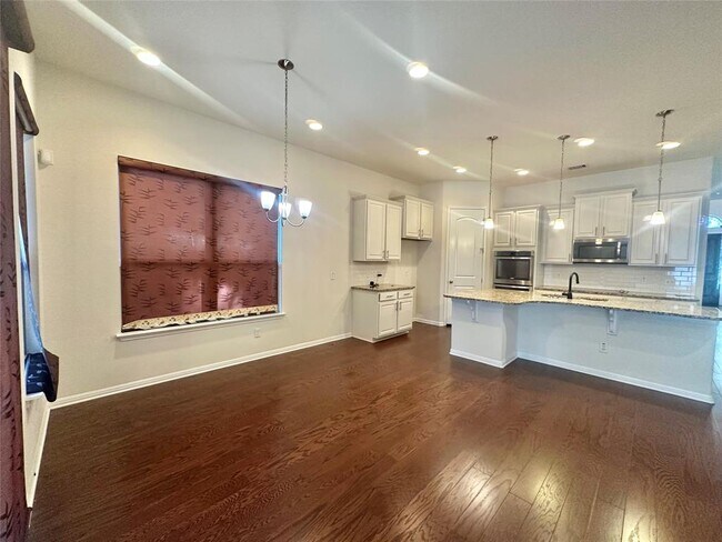 Building Photo - 911 Copper Lake Rd